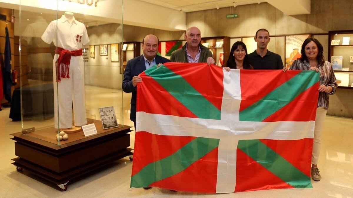 La Federación Internacional de Pelota reconoce a Euskadi como miembro y oficializa la selección vasca