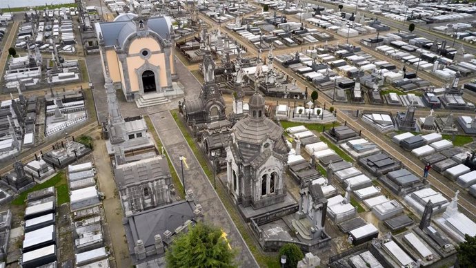 Archivo - Cementerio de La Carriona, en Avilés.