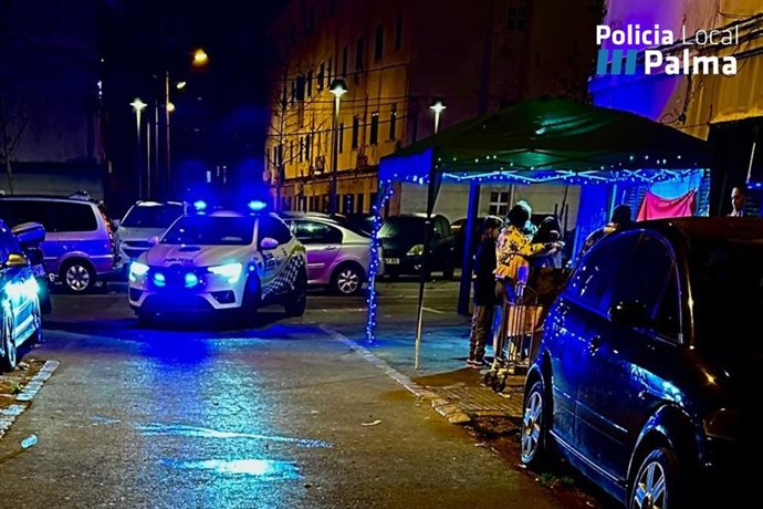 La Policía Local de Palma interviene en el barrio de Camp Redó por una fiesta en vía pública sin autorización