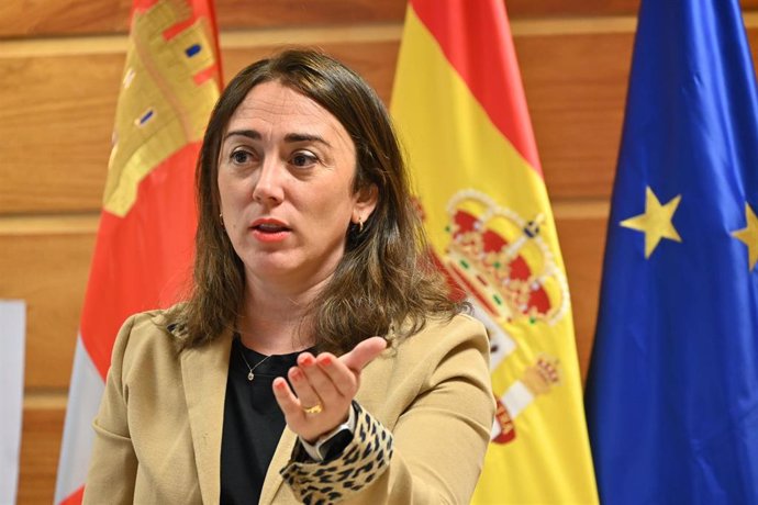 Archivo - La consejera María González Corral en su despacho