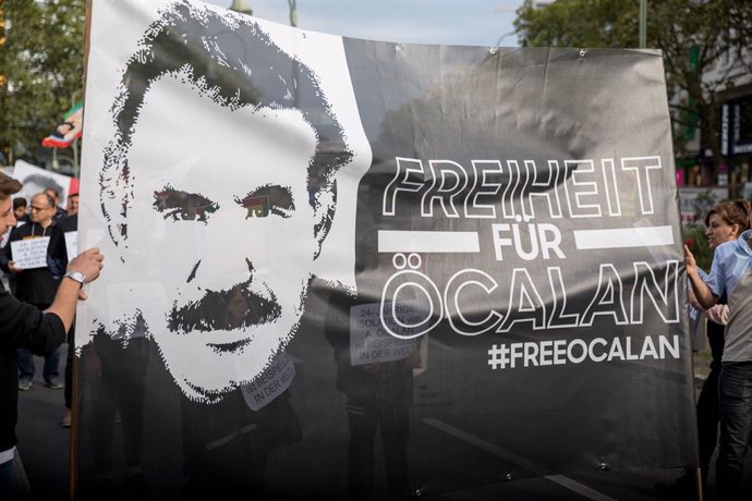 Archivo - September 2, 2023, Berlin, Germany: On September 2, 2023, a protest began at Breitscheidplatz in Berlin, Germany, demanding an end to the isolation imprisonment of Abdullah Ocalan and calling for his freedom. The march started with a rally decry