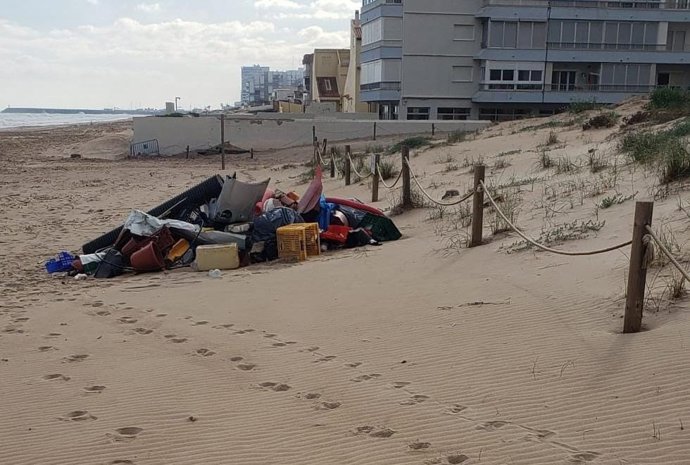 Compromís exige la limpieza de las playas del sur de Valncia afectadas por la dana
