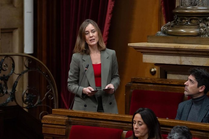 Archivo - La líder de los Comuns en el Parlament, Jéssica Albiach, interviene durante un pleno en el Parlamento de Cataluña, a 11 de diciembre de 2024, en Barcelona, Catalunya