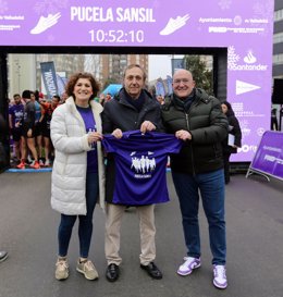 El Alcalde Jesús Julio Carnero En La Línea De Salida De La Prueba