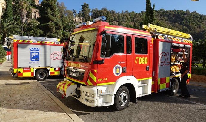 Archivo - Vehículo autobomba de la flota de los bomberos del Ayuntamiento de Málaga.