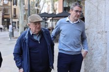 Pau Rigo (i), llegando a la Audiencia Provincial