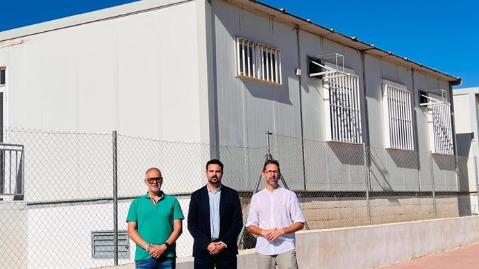 PSOE: Mateo Hernández junto a Esteban Requena y Ginés Miguel Egea en Huercal-Overa (Almería).