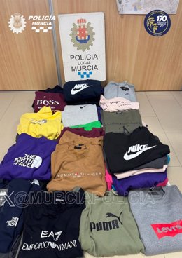 Prendas intervenidas en el mercado de El Raal, en Murcia