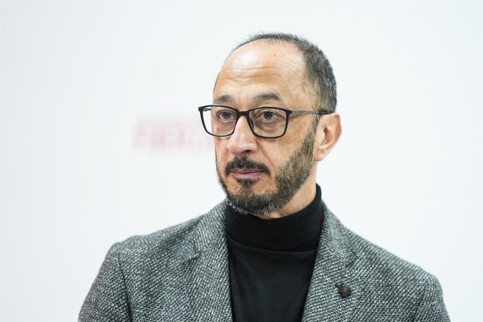 El secretario de Política Institucional y Formación del PSOE y vicepresidente del Congreso, Alfonso Rodríguez Gómez de Celis, ofrece una rueda de prensa sobre asuntos de actualidad en la Sede Provincial del PSOE, a 30 de diciembre de 2024 en Sevilla (An