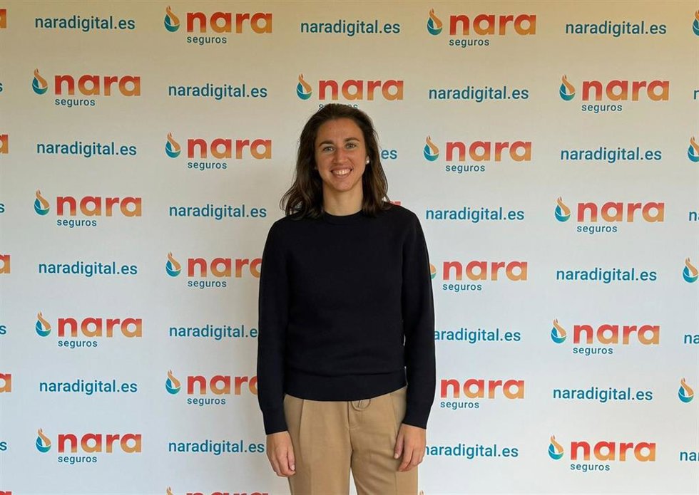 Archivo - La tenista española Sara Sorribes durante un acto con Nara Seguros