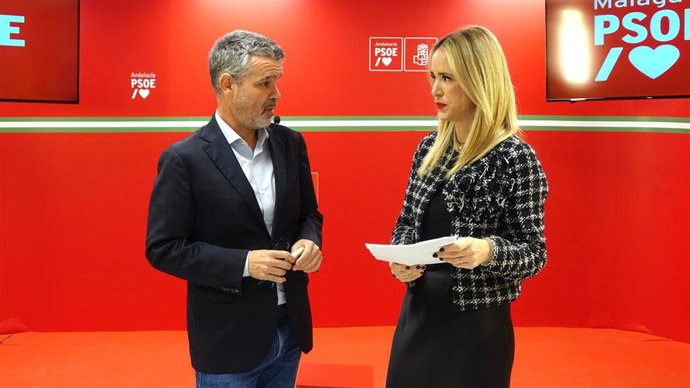 El secretario de Organización del PSOE de Málaga, José Bernal, y la secretaria de Educación, Patricia Alba, en una imagen de archivo