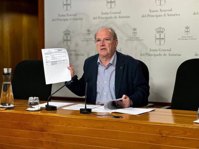 El diputado del PP, José Agustín Cuervas-Mons, en rueda de prensa.