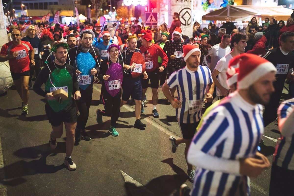 Unos 1.300 corredores participan esta tarde en la San Silvestre que cierra el año deportivo en Mérida