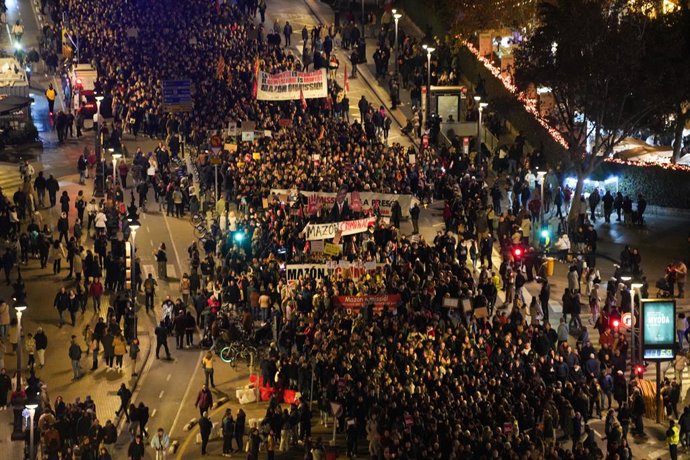 Massiva tercera manifestació convocada contra la gestió de la dana per part del president de la Generalitat, Carlos Mazón