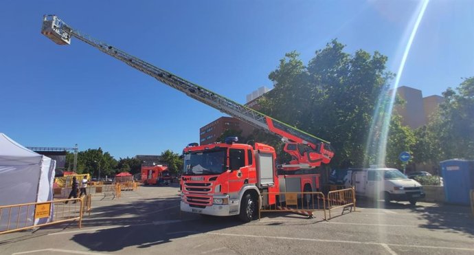 Archivo - Imagen de archivo de una autoescalera del Consorcio de Bomberos