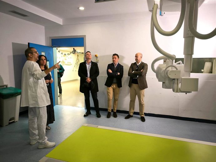 La consellera de Salud, Manuela García, visita las nuevas instalaciones del Hospital de Inca.