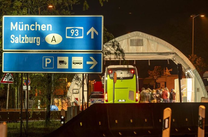 Archivo - Controles en la frontera entre Austria y Alemania