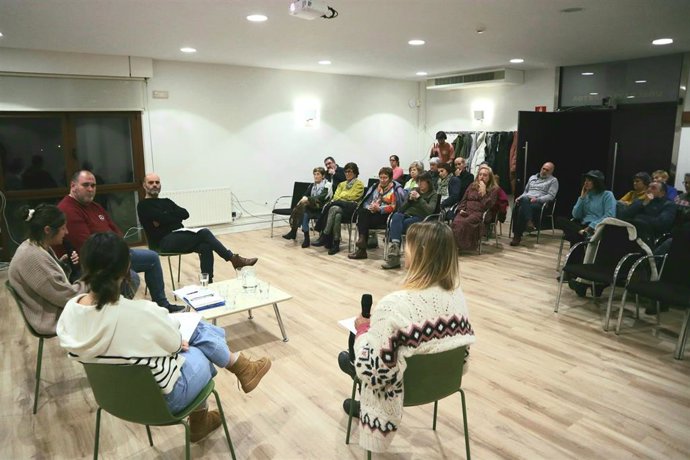 Denominado 'Udakarekin Berbetan' (Hablando con el Ayuntamiento), el proyecto se puso en marcha en noviembre de 2023 con el objetivo decidir proyectos e iniciativas "que sean importantes para la gente" junto a la comunidad