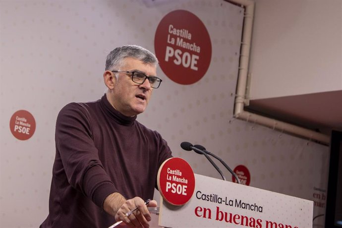 El presidente del Grupo Socialista en las Cortes de Castilla-La Mancha, Ángel Tomás Godoy