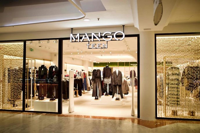 El centro comercial Bahía Sur, en San Fernando, amplía su oferta de moda con la apertura de Mango Teen, Celio y una joyería española.