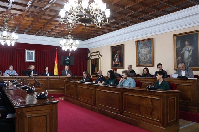 Archivo - Imagen de la sesión extraordinaria del Pleno Municipal de este jueves en la que fueron debatidos y aprobados los presupuestos del Ayuntamiento de Lugo para el año 2024, cifrados en 121,8 millones de euros. En Lugo, a 1 de febrero de 2024.