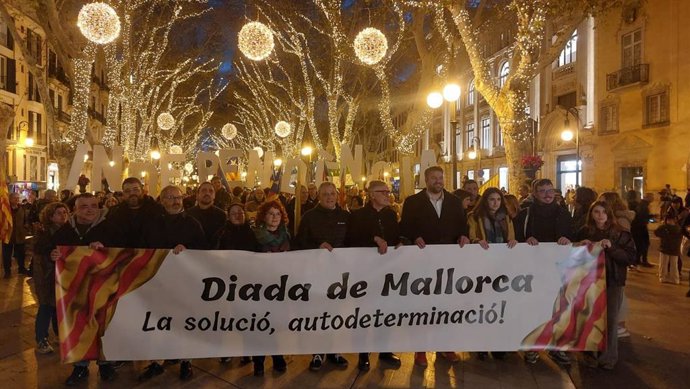 Cabecera de la manifestación para reivindicar el 31 de diciembre como la 'Diada de Mallorca'.