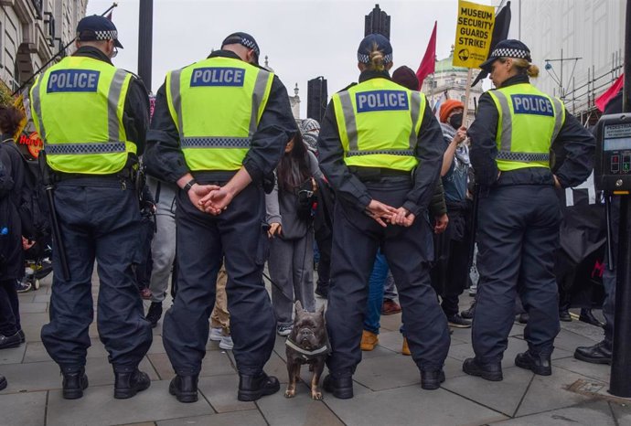 Archivo - Despliegue policial en Londres duranre una protesta