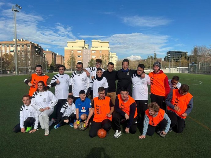 Integrantes de la asociación Homo Sapiens, que formante la inclusión laboral de personas con discapacidad a través del deporte.