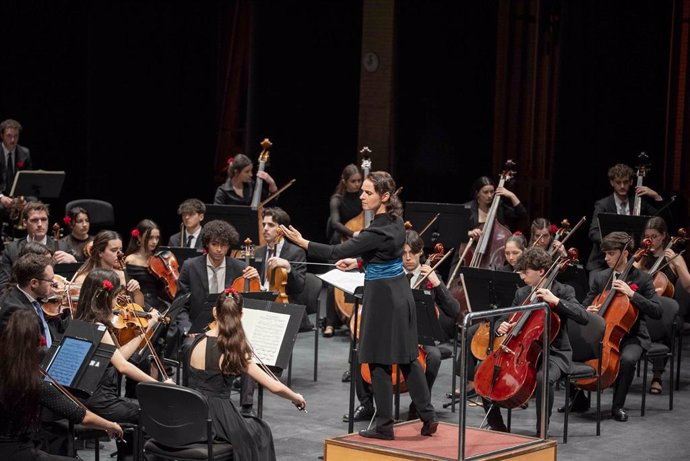 Componentes de la Orquesta de la Fundación Barenboim-Said, en un concierto en el Maestro Padilla.