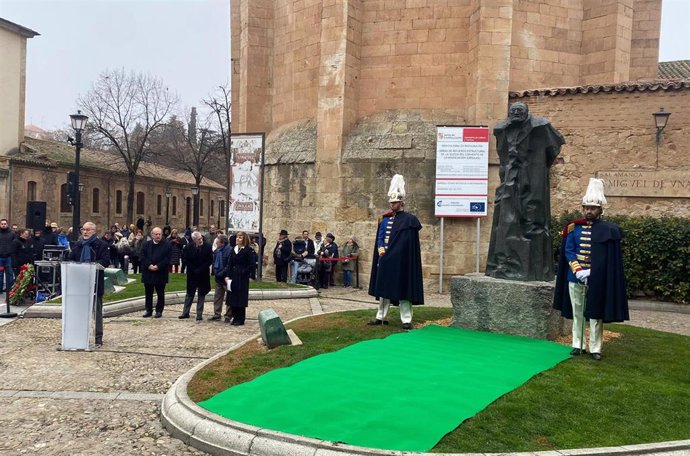 Salamanca rinde homenaje a Unamuno con motivo del 88º aniversario de su muerte