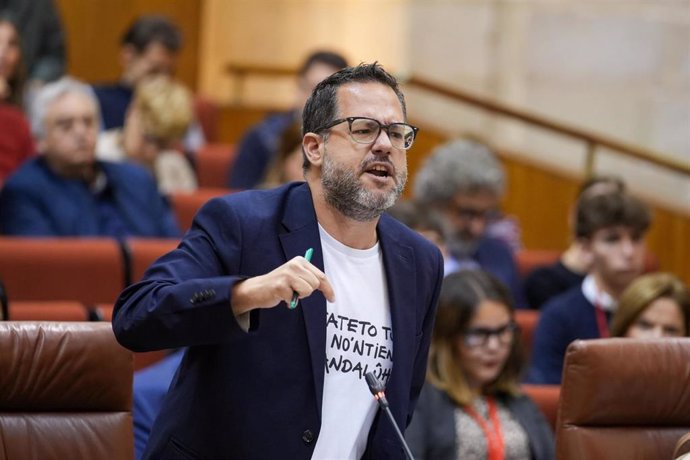 Archivo - El portavoz del Grupo Mixto-Adelante Andalucía, José Ignacio García, durante un debate parlamentario en una imagen de archivo