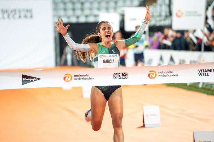 Marta García hace historia con la primera victoria española desde 2008 y plusmarca nacional de la Nationale Nederlanden San Silvestre Vallecana