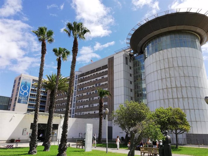 Archivo - Fachada del Hospital Universitario de Canarias