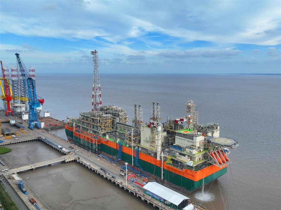 Archivo - Buque flotante de producción y almacenamiento de gas natural