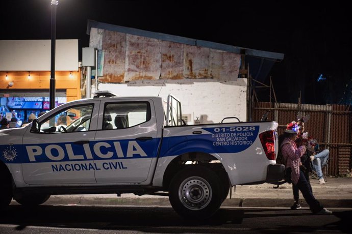 Camioneta de la Policía Nacional de El Salvador