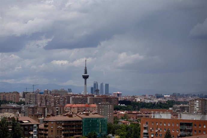 Archivo - Vista de la ciudad desde el parque de las Siete Tetas