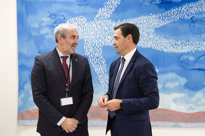 El presidente de Canarias, Fernando Clavijo, y el Lehendakari, Imanol Pradales