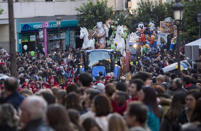 Archivo - Salida de la cabalgata de los Reyes Magos en Huelva. 