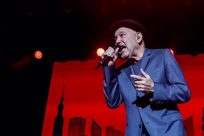 Archivo - El cantante y actor panameño Rubén Blades, durante una actuación en el Festival Noches del Botánico, a 13 de julio de 2023, en Madrid (España). Blades actúa junto a la 'Roberto Delgado Big Band', en el marco de su 'Salswing Tour', que es un reco