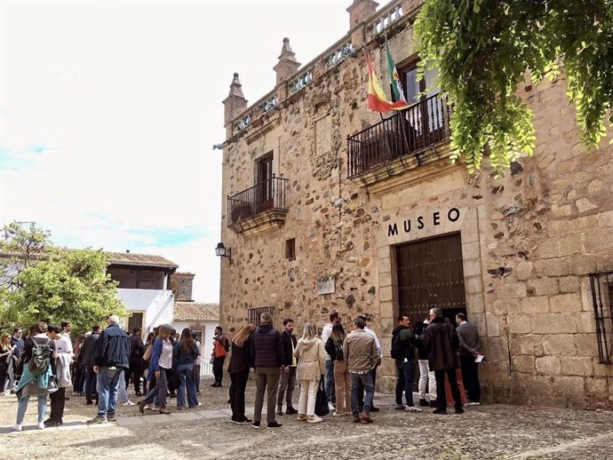 Visitantes en el Museo de Cáceres