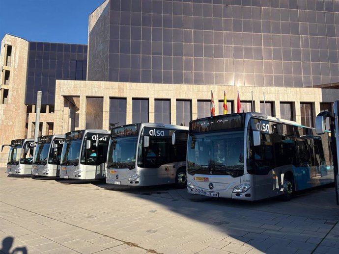 Imagen de archivo de unos autobuses