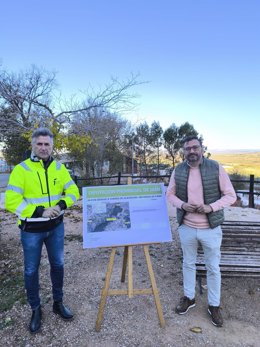 El diputado de Infraestructuras Municipales, José Luis Agea, ha presentado elproyecto junto al alcalde de Génave, Jaime Aguilera