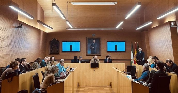 Pleno municipal en el Ayuntamiento de El Puerto de Santa María en la provincia de Cádiz