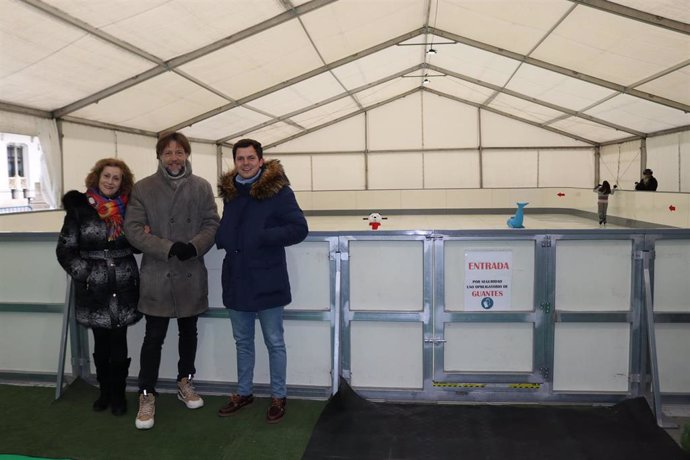 Pista de hielo ecológica en la Plaza de la Inmaculada de Palencia