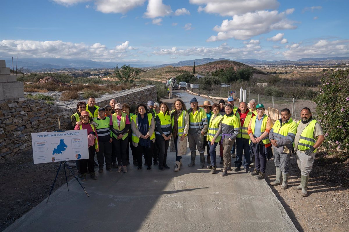 El Plan de Fomento de Empleo Agrario destina más de 420.000 euros a mejorar y embellecer Albox (Almería)