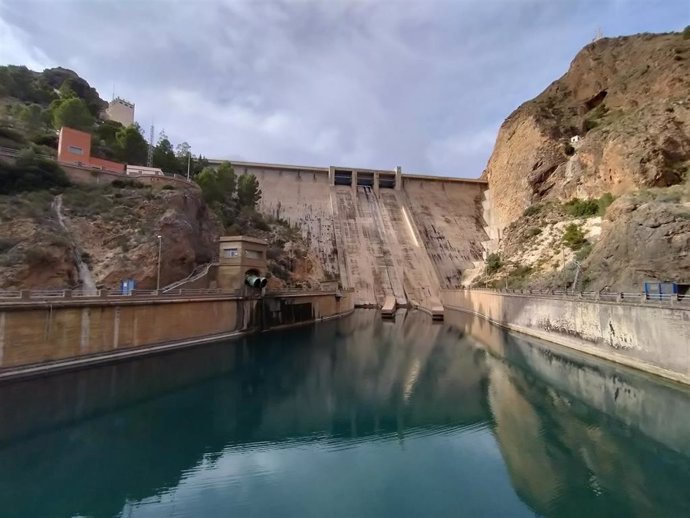 Archivo - Imagen de la presa del Cenajo