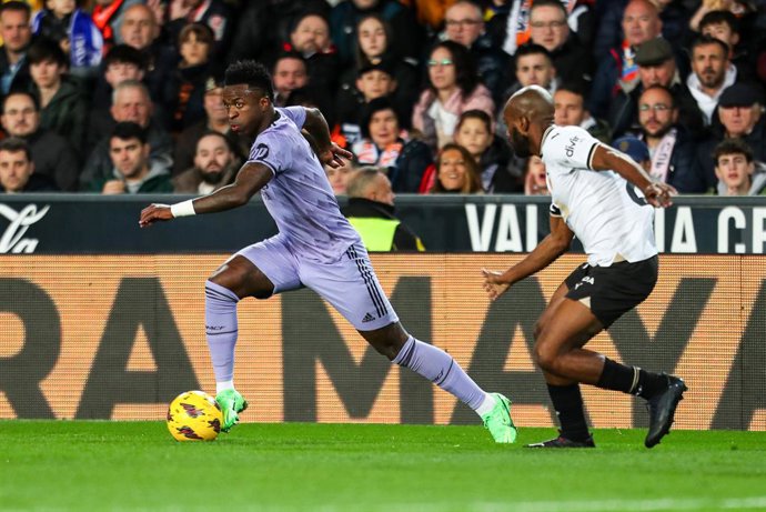 Archivo - Vinicius Junior of Real Madrid in action during the Spanish league, La Liga EA Sports, football match played between Valencia CF and Real Madrid at Mestalla stadium on March 2, 2024, in Valencia, Spain.