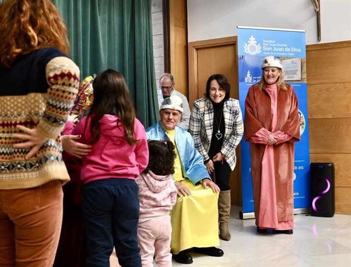 Entrega de regalos a menores vulnerables de Jerez.