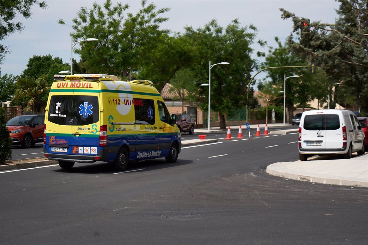 Hospitalizado un trabajador de 54 años tras sufrir un fuerte impacto en la cabeza en Torre del Burgo