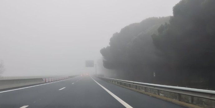 Tramo de autovía afectada por la niebla